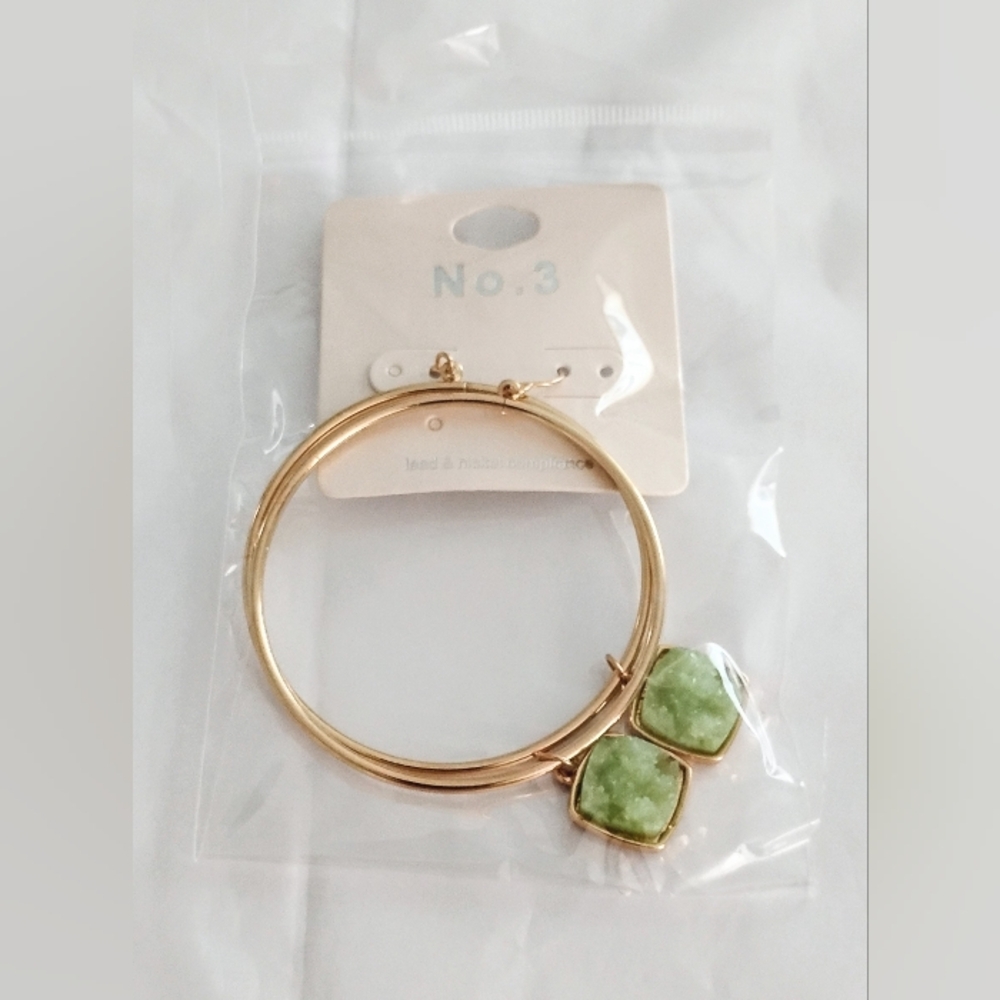Elegant Gold and Green Earrings